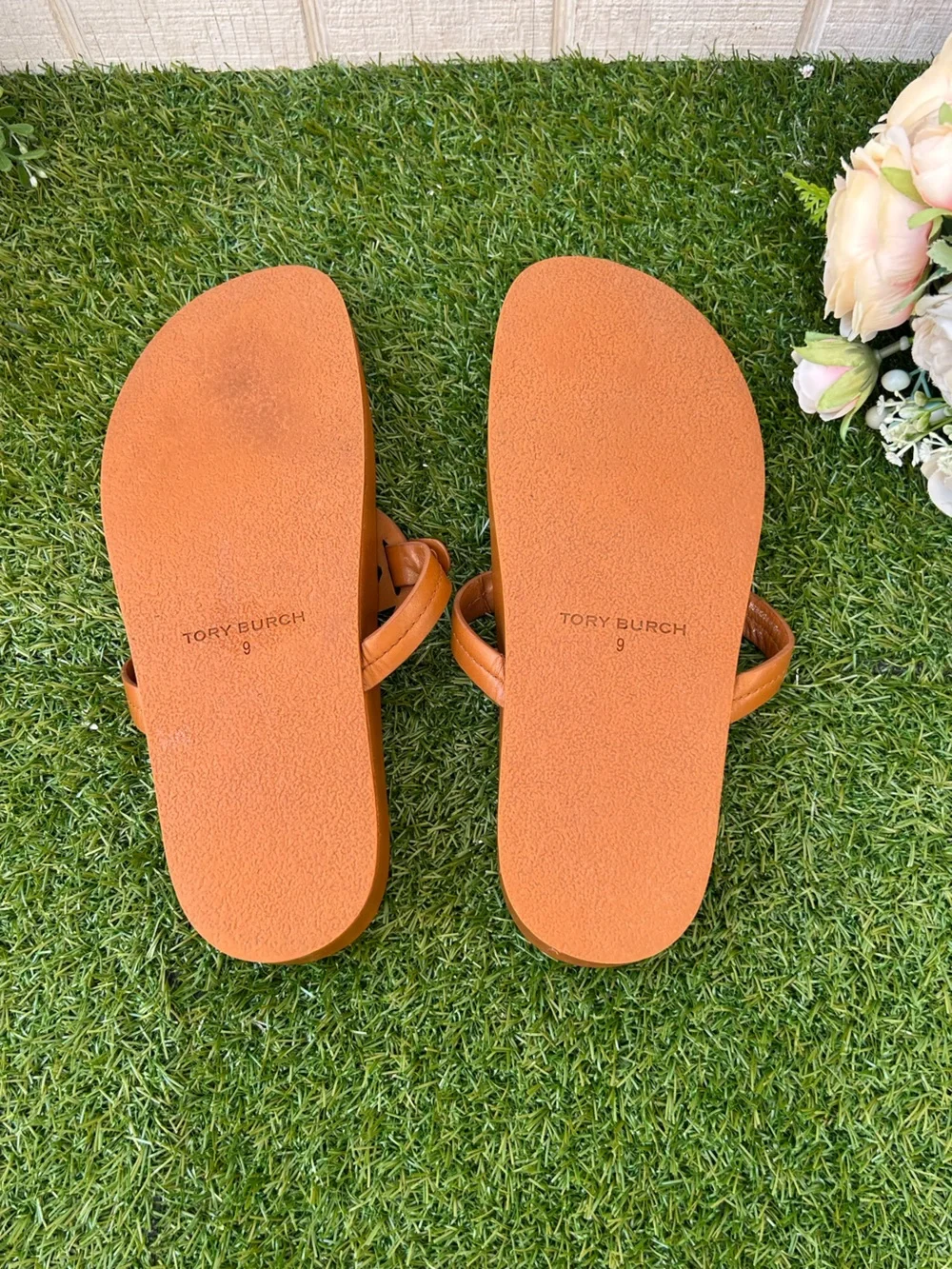 Tory Burch lightweight ergonomic